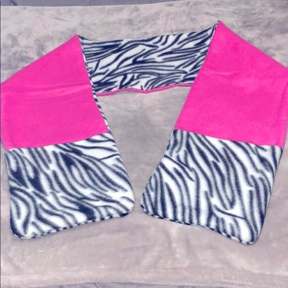 Pink Zebra Print Fleece Scarf with Pockets - Picture 1 of 3